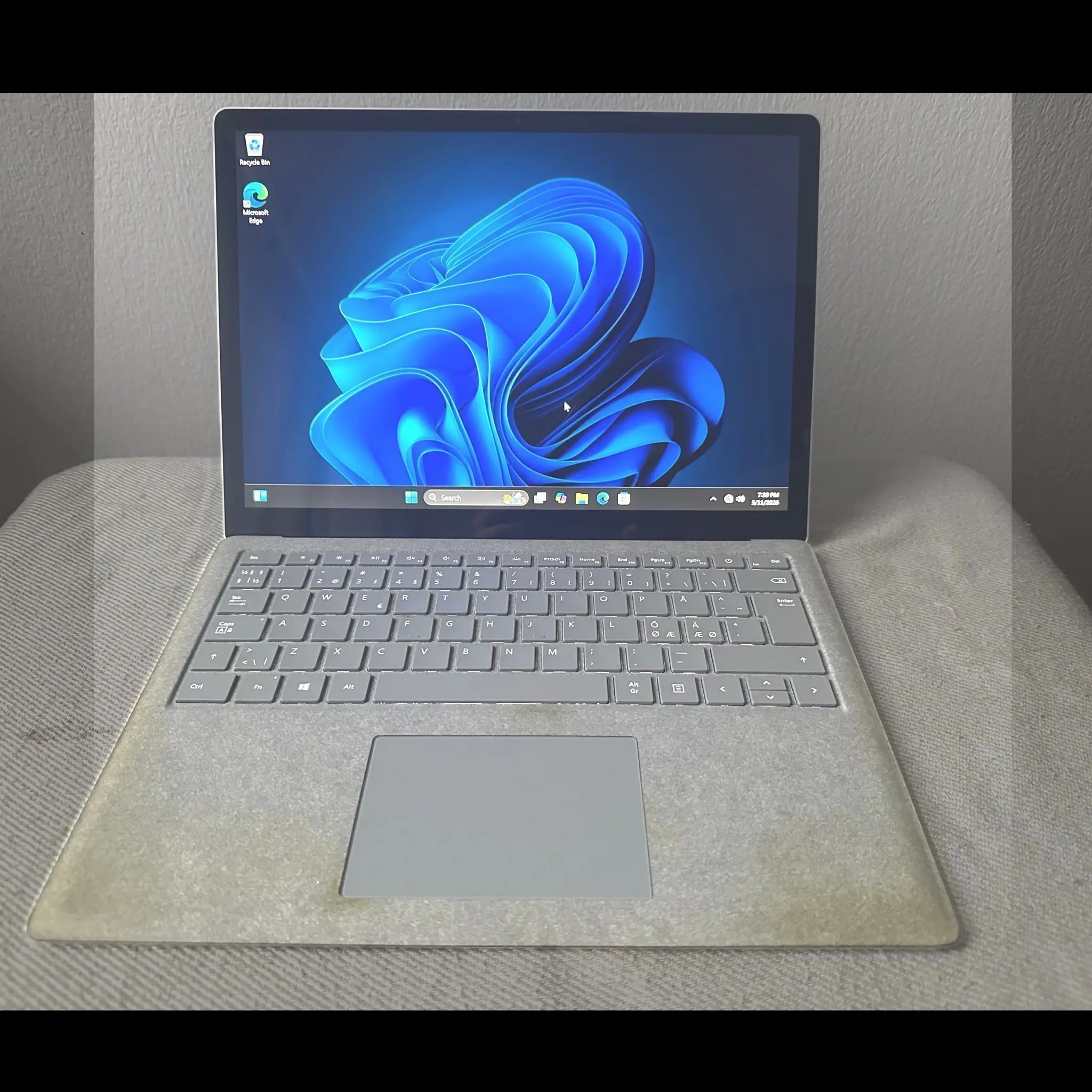 Microsoft Surface Laptop i5 8GB RAM 128GB SSD