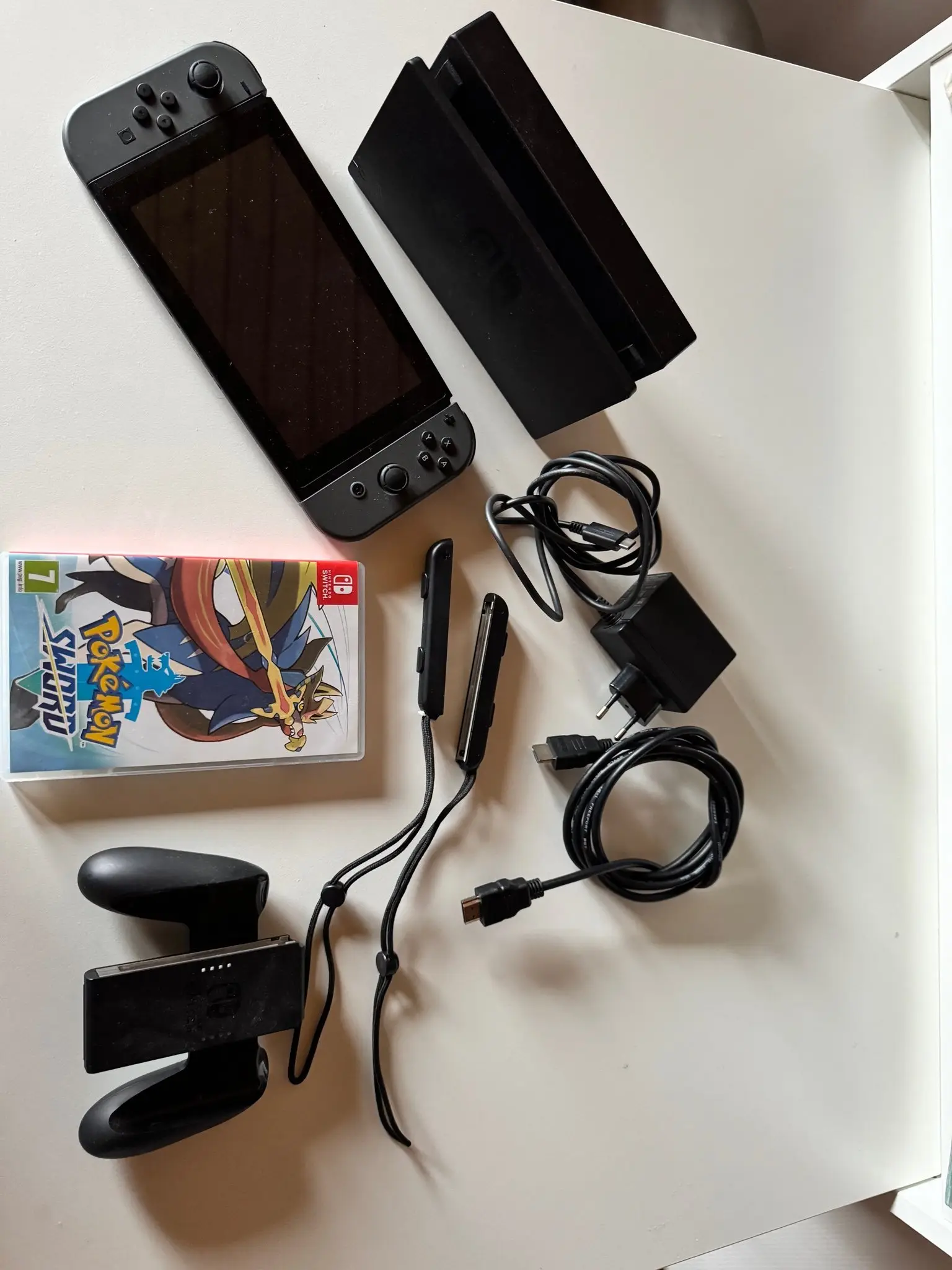 Nintendo Switch med Pokémon Sword