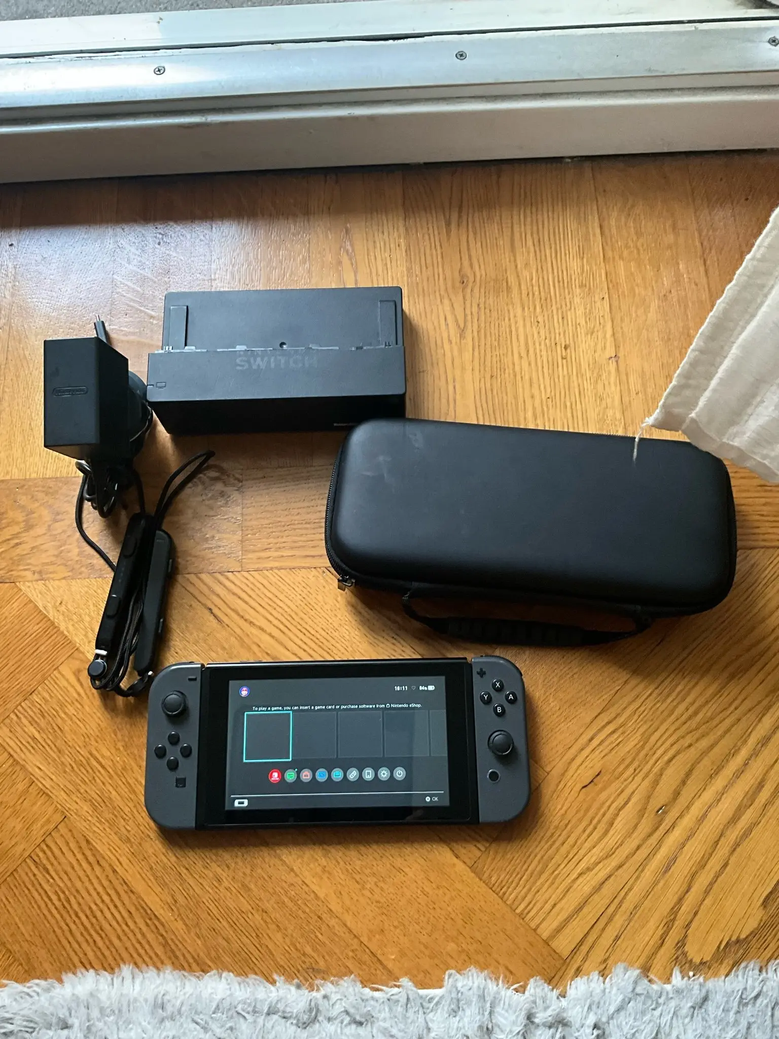 Nintendo Switch fungerar bra, men pekskärmen fungerar inte.