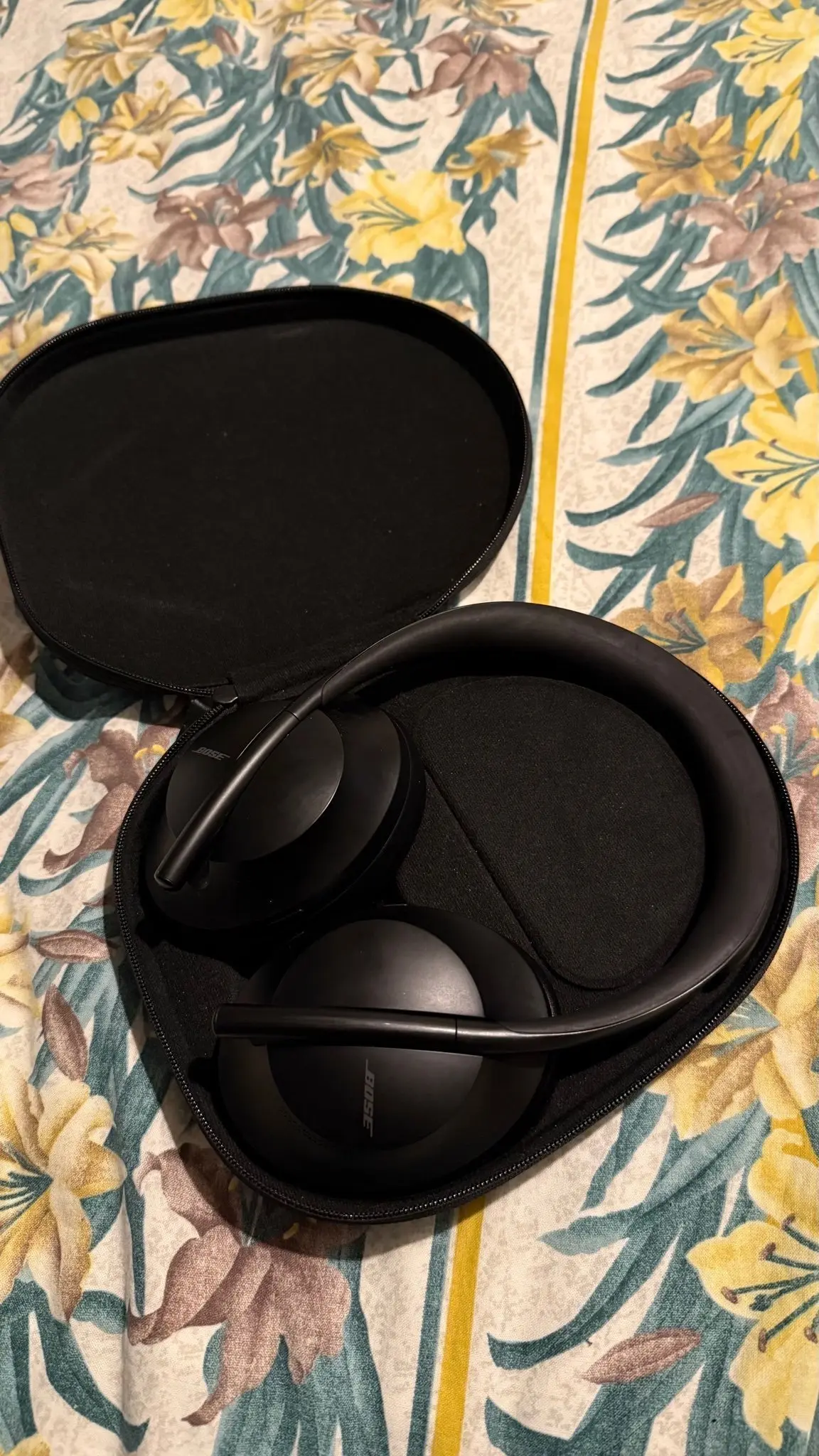 Bose Noise Cancelling Headphones 700