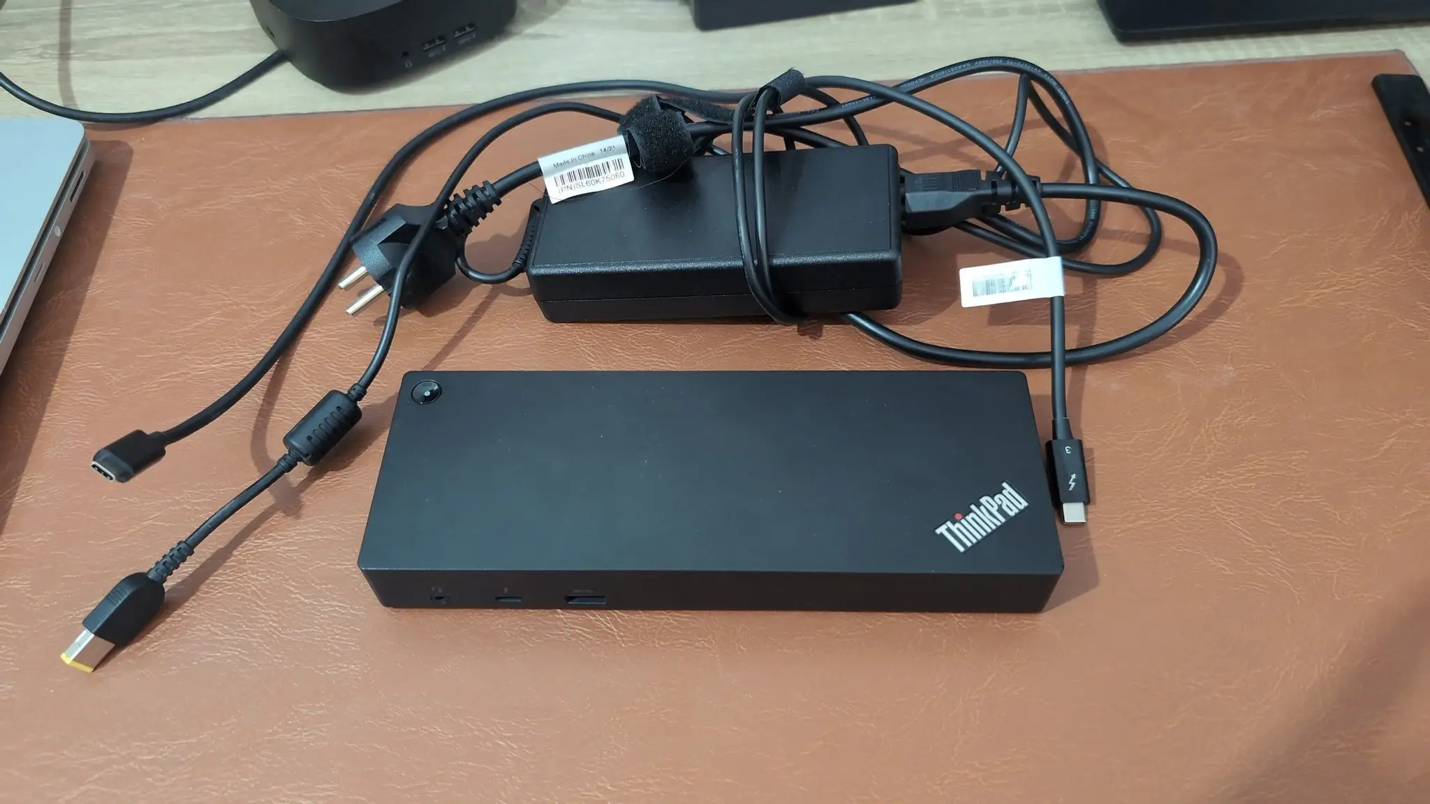 Lenovo ThinkPad Thunderbolt 3 Dock (40AC) – 135W